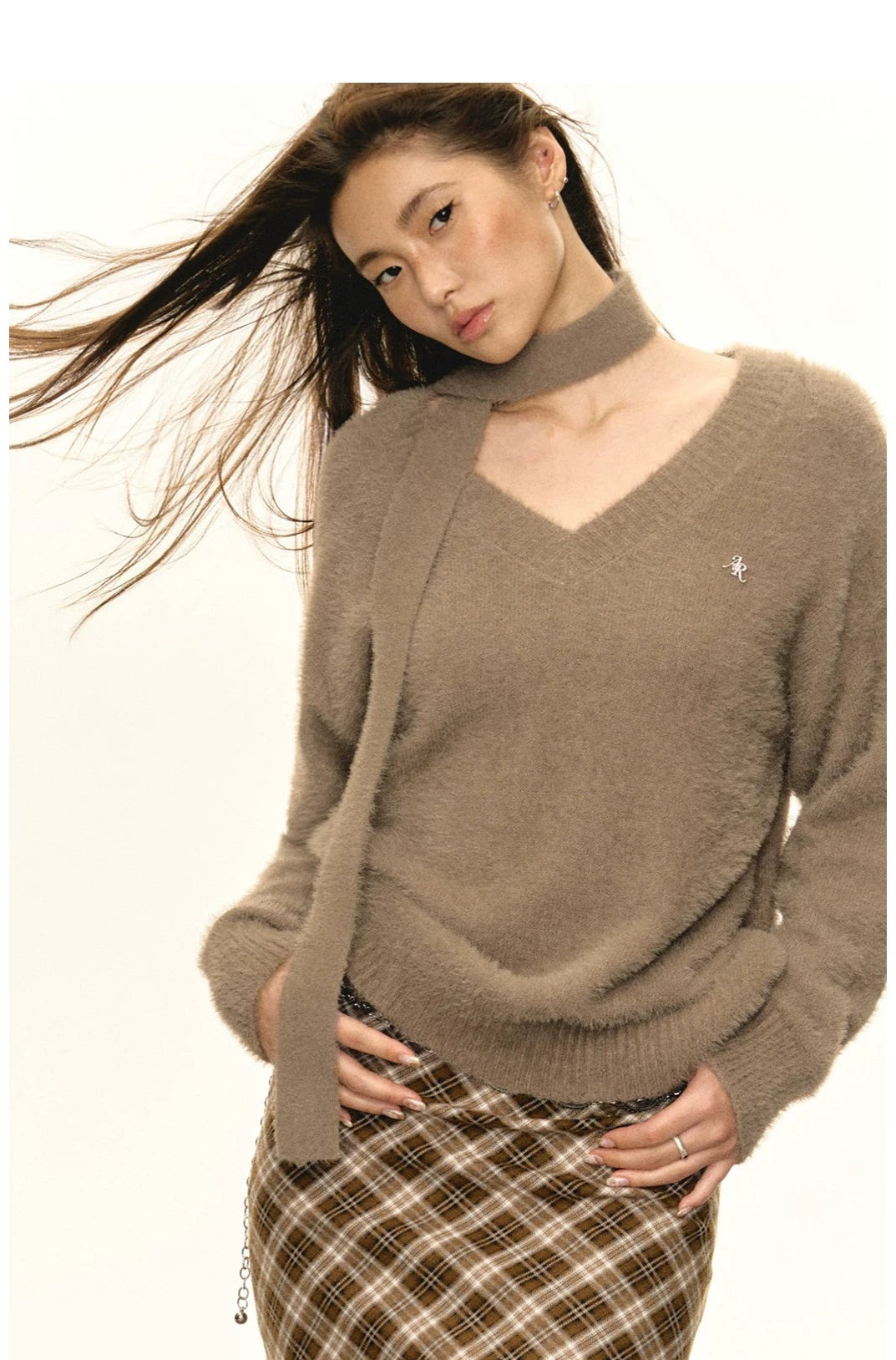V-Neck Knit Sweater With Scarf