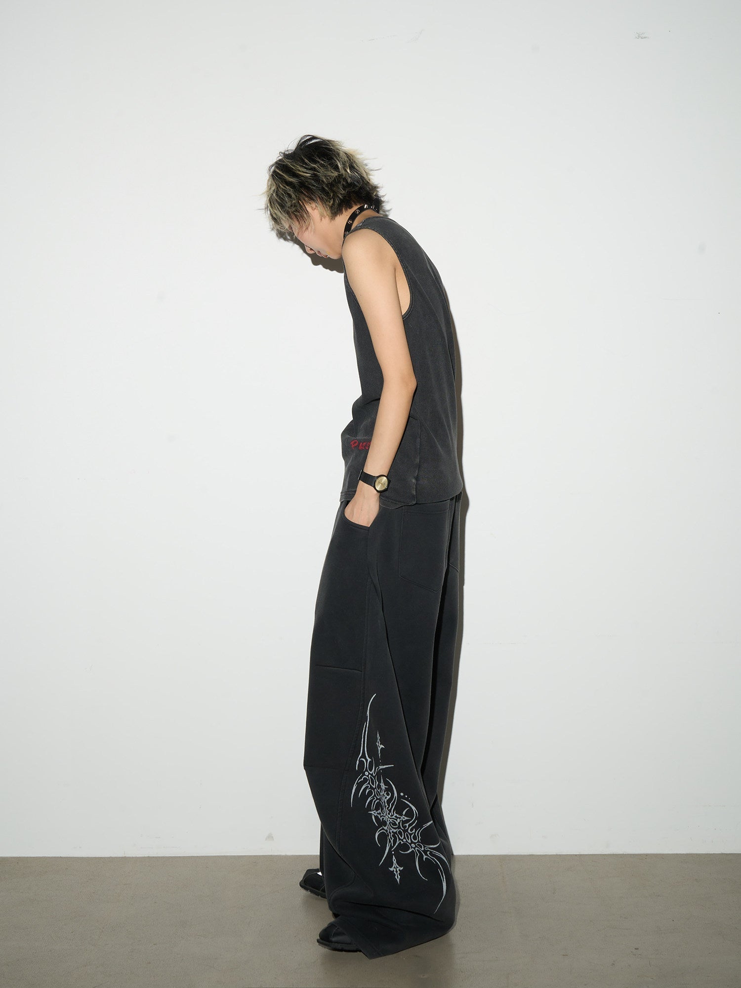Letter Graffiti Round Neck Sleeveless Tank Top