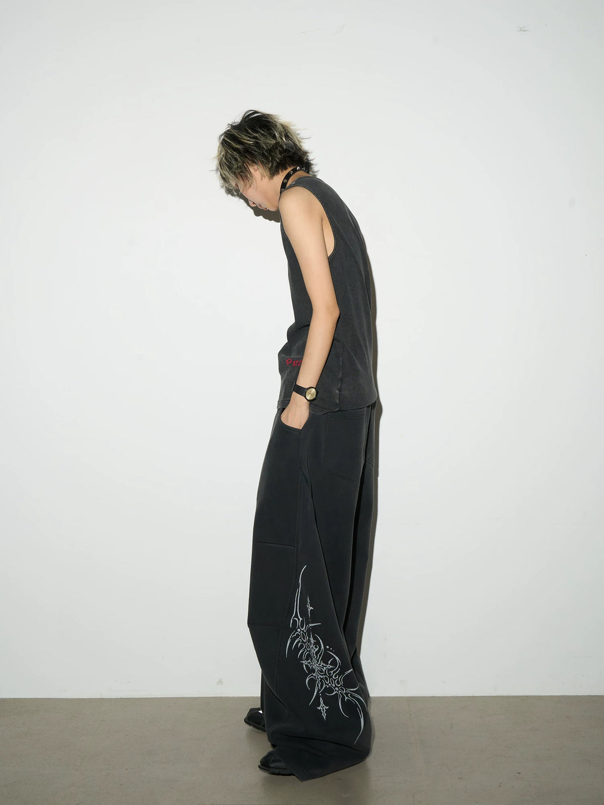 Letter Graffiti Round Neck Sleeveless Tank Top