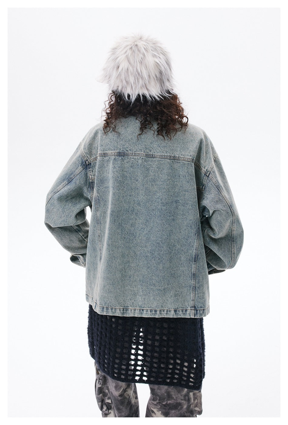 Chaqueta vaquera con cuello de leopardo