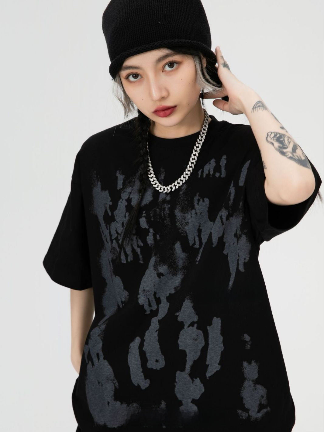 T-shirt grafica Shadow Steps