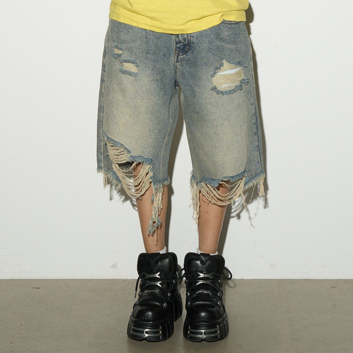 Damage Washed Frayed Hem Half Denim Jeans