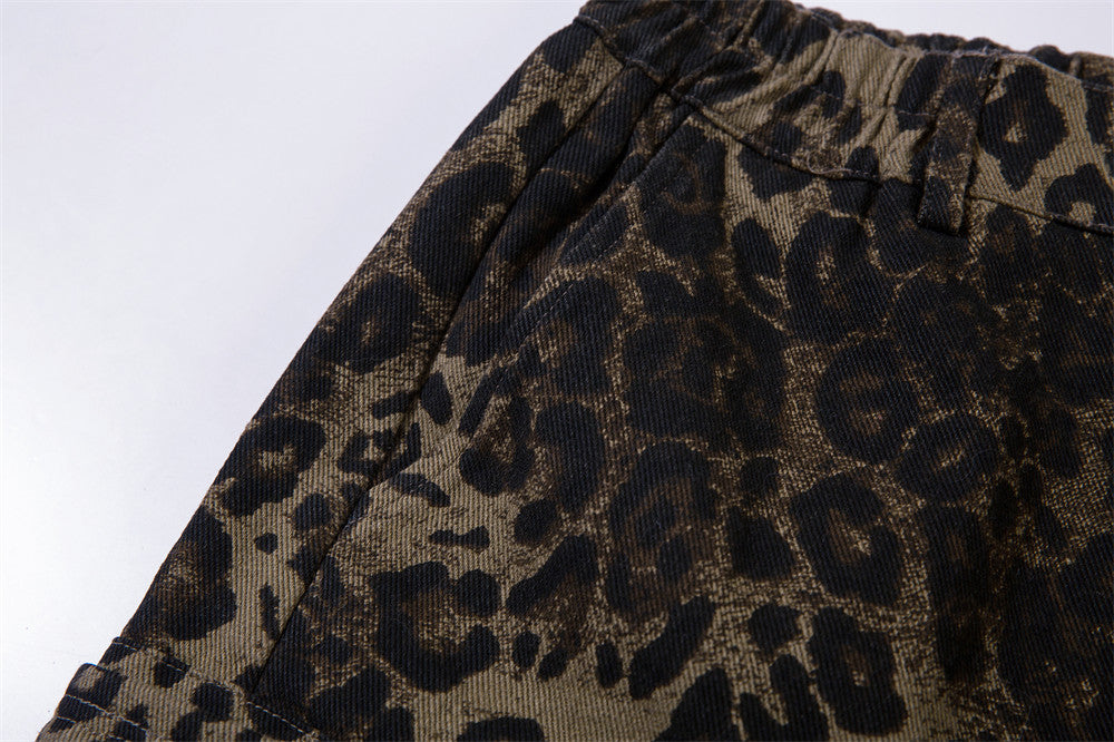 Cargo-Shorts mit Leopardenmuster
