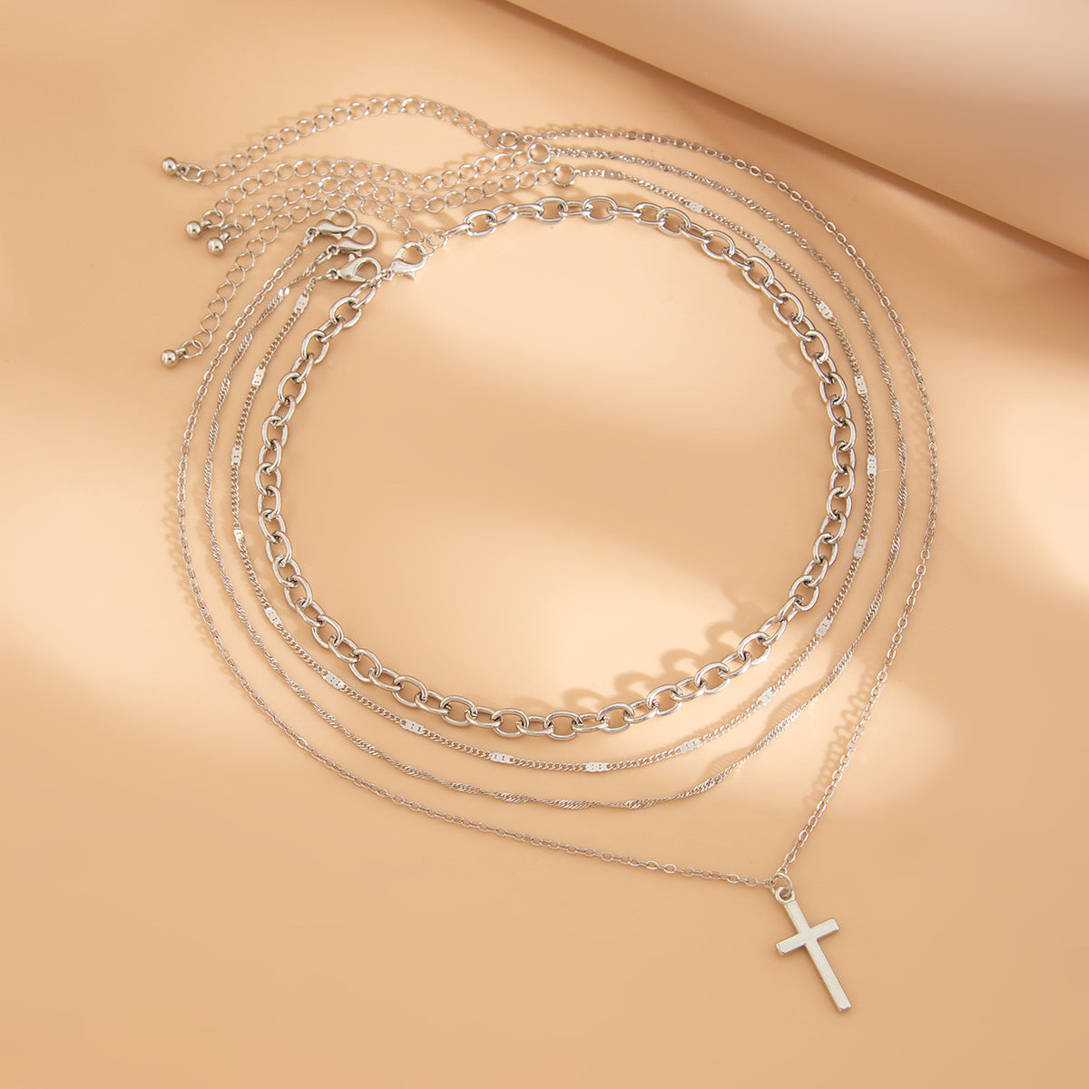 Collar de cruz de varias capas