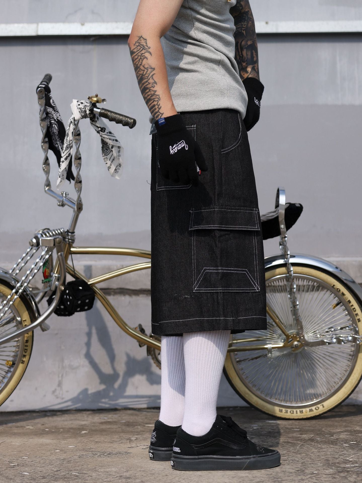 Heavyweight Embroidered Multiple Pocket Denim Jort