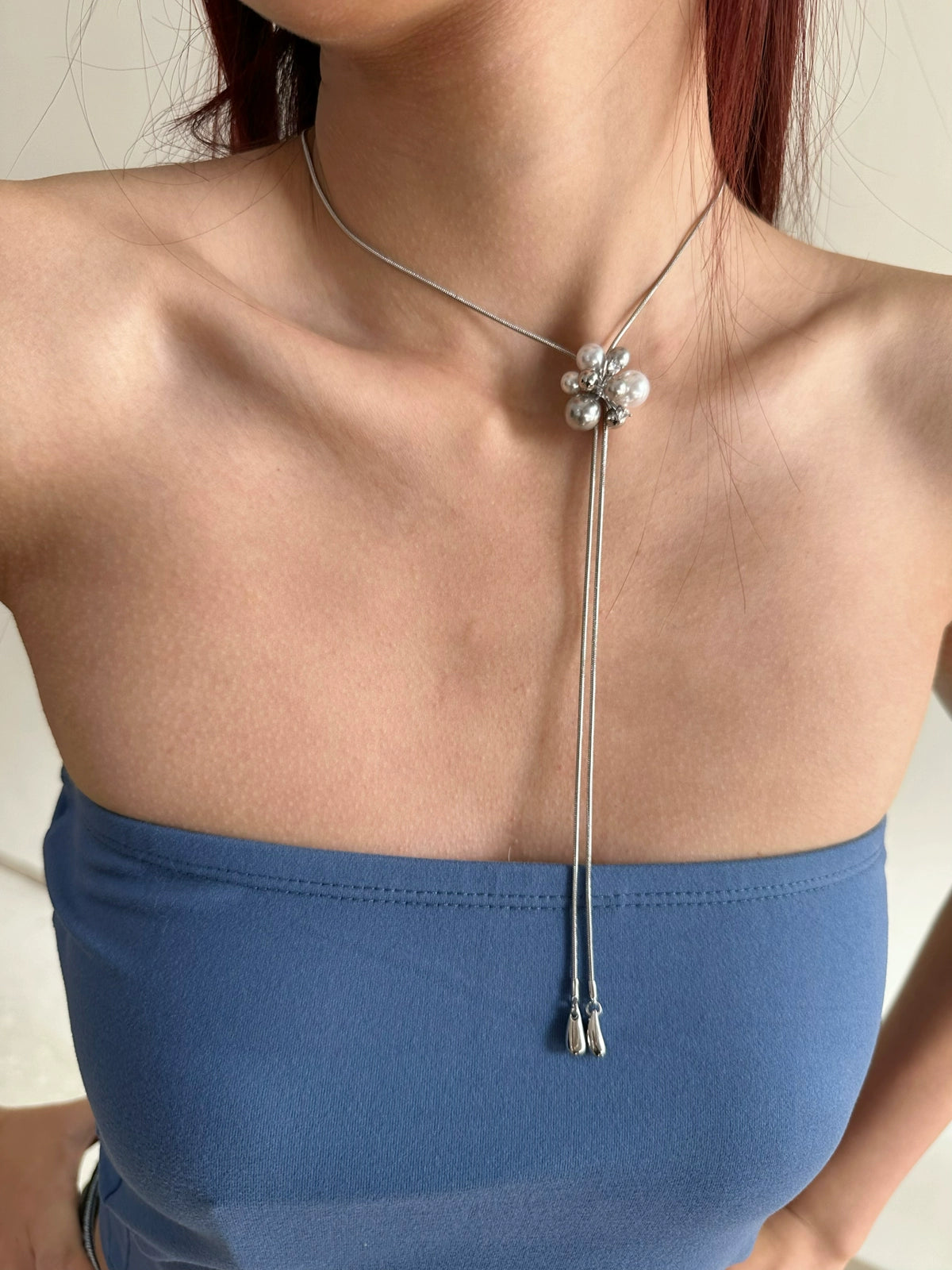 White Pearl Three-Dimensional Flower Necklace