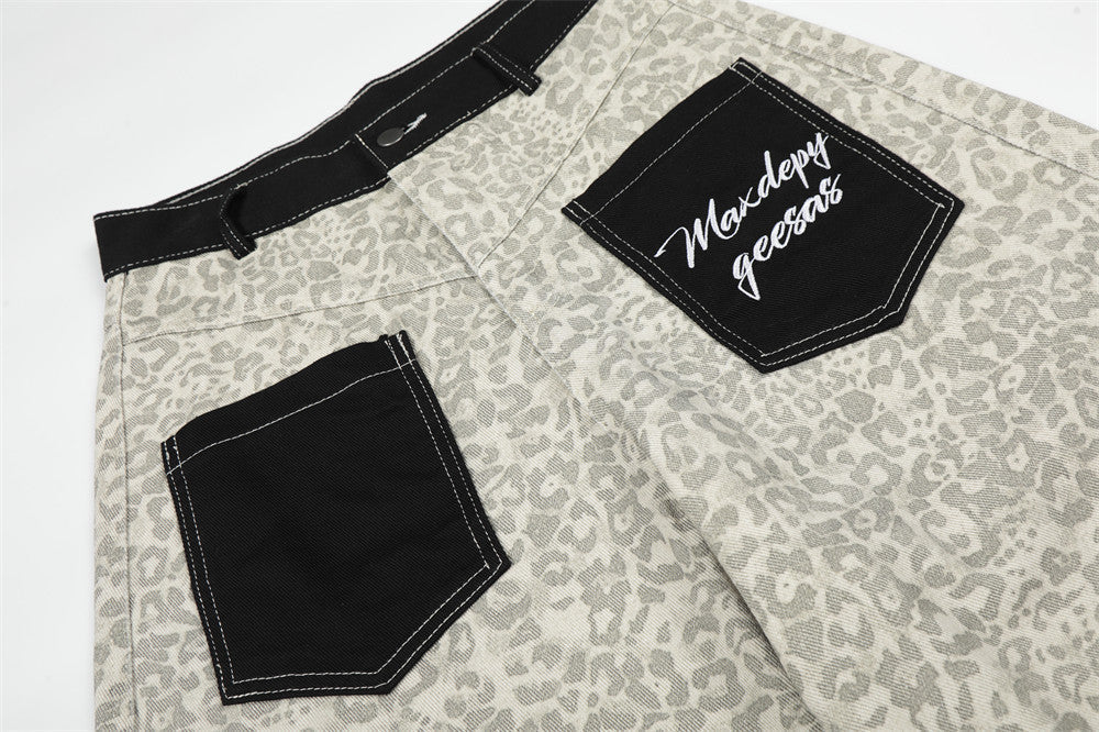 Kurze Hose mit weitem Bein und Leopardenmuster
