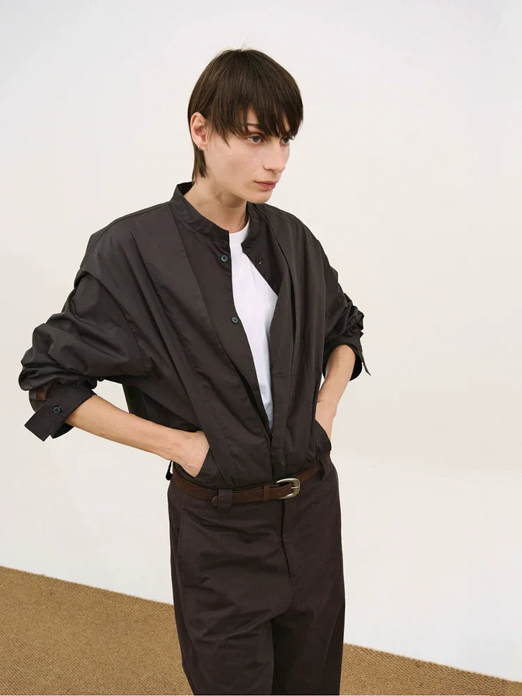 Camicia a maniche lunghe con scollo a mezza altezza e strati finti