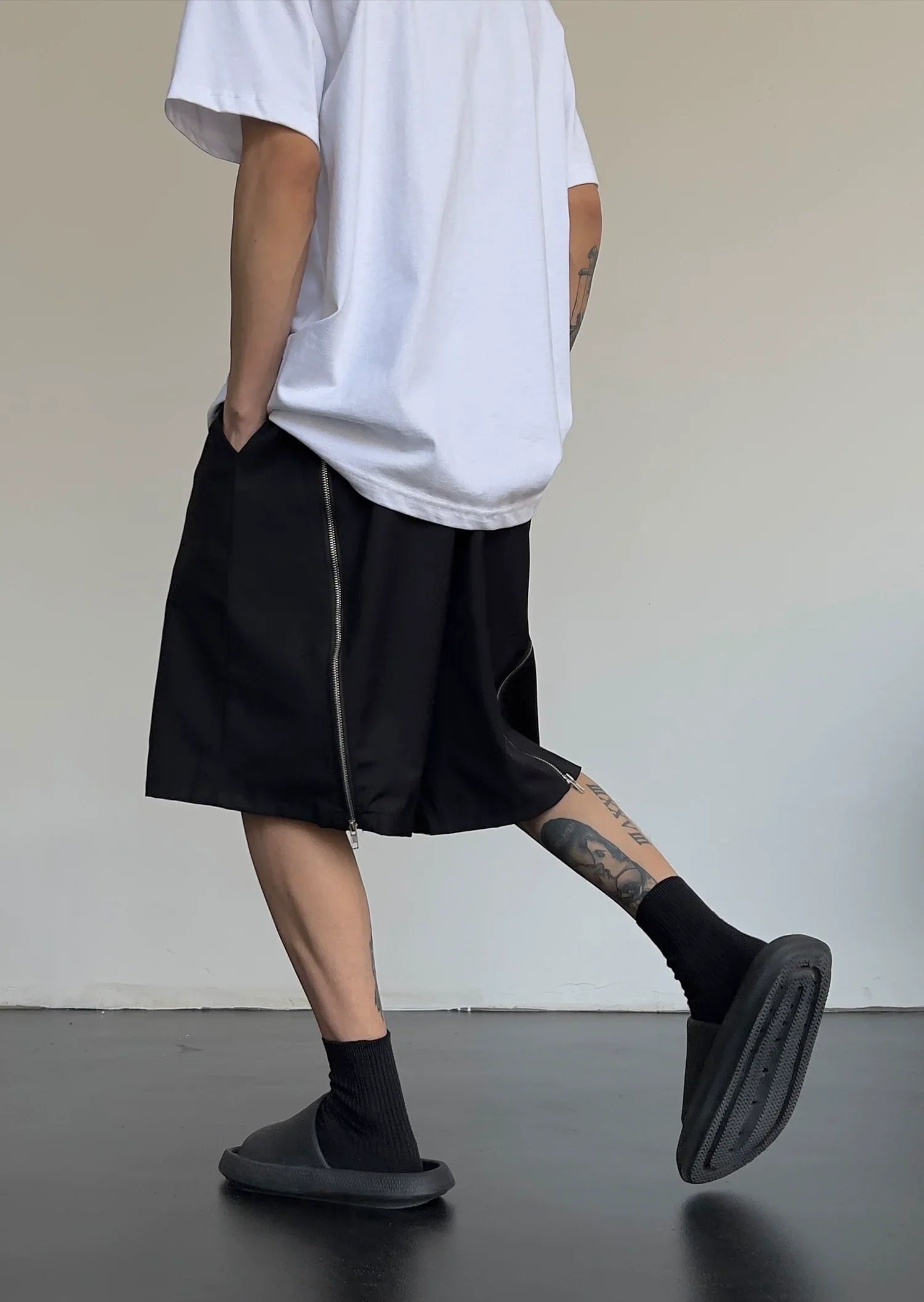 Back Zip Design Wide Leg Sporty Short Pants