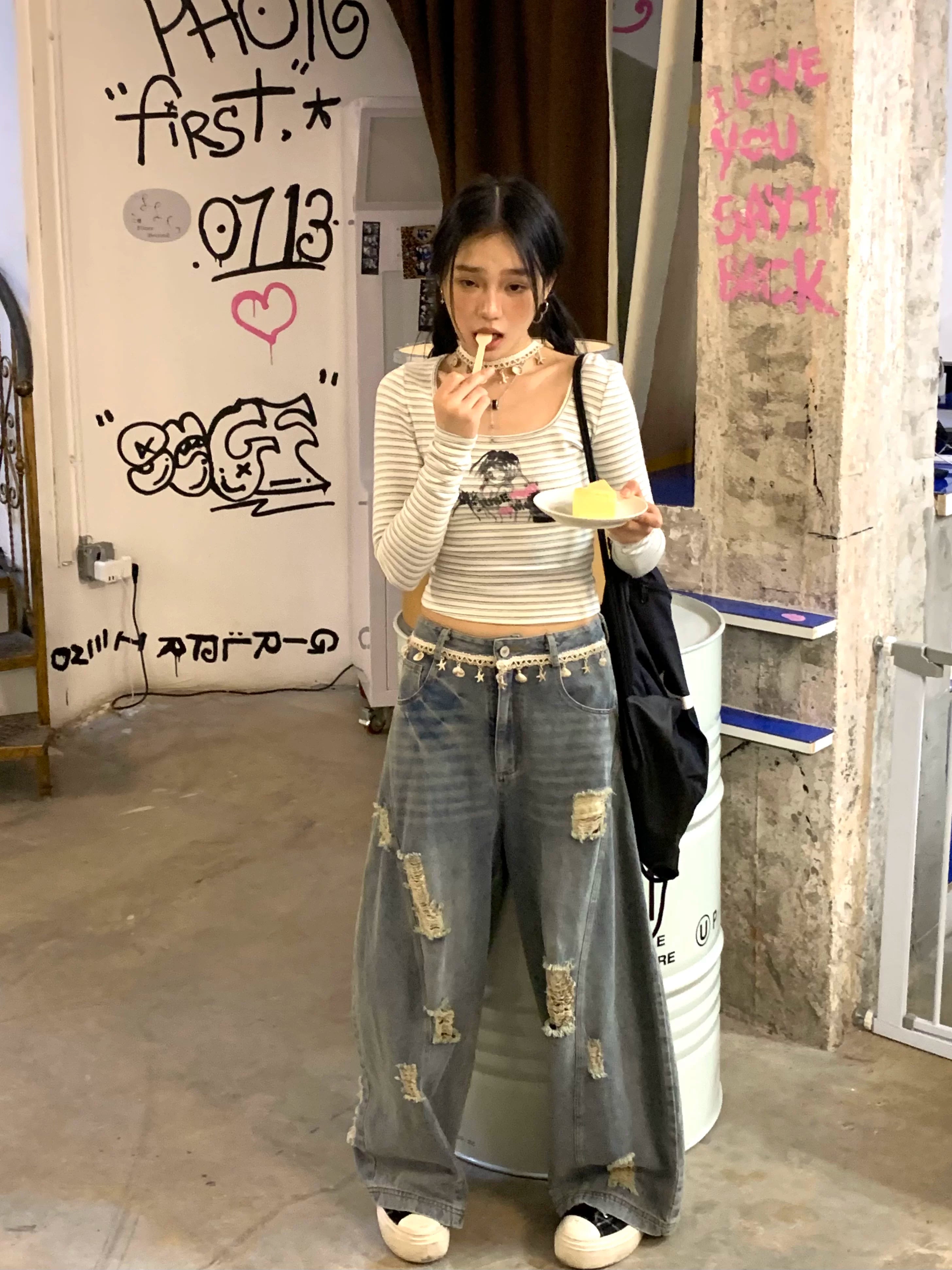 Washed Damage Wide Leg Shell Decoration Denim Jeans
