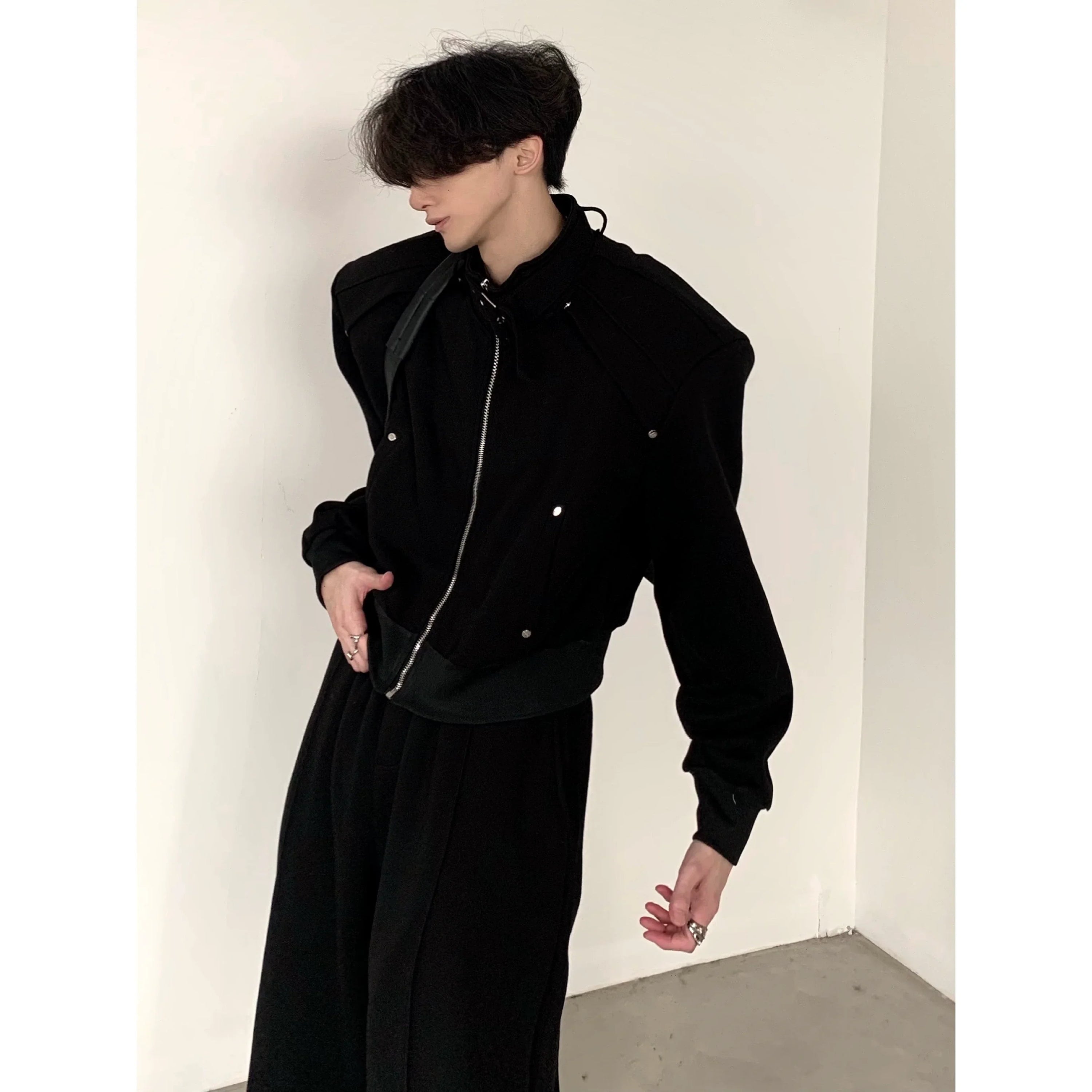 Sporty Casual Short Jacket & Wide-Leg Sporty Casual Sweatpants Setup