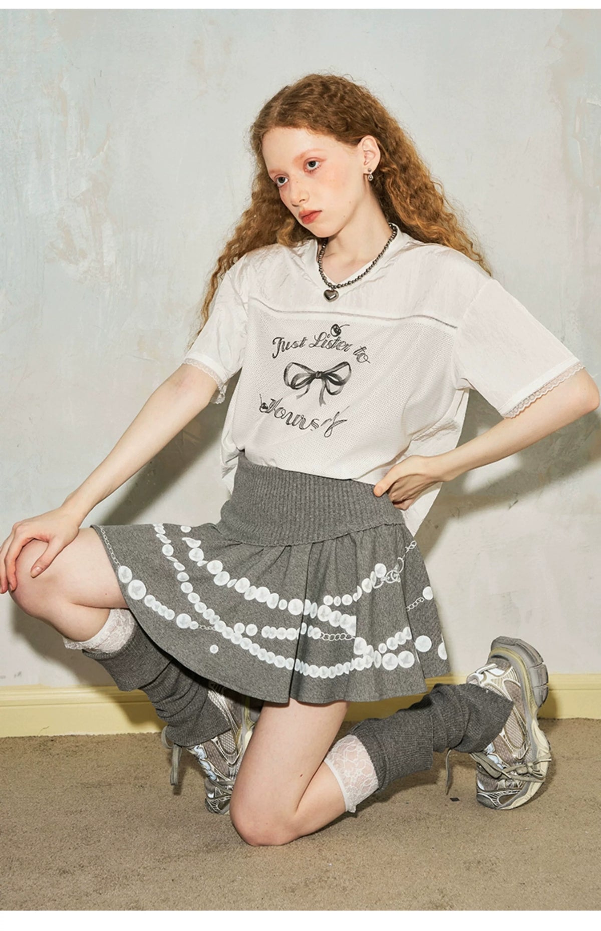 Bow Print V-Neck Short Sleeved T-Shirt