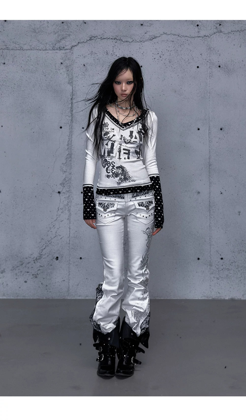 Embroidery Low Rise Straight Denim Jeans