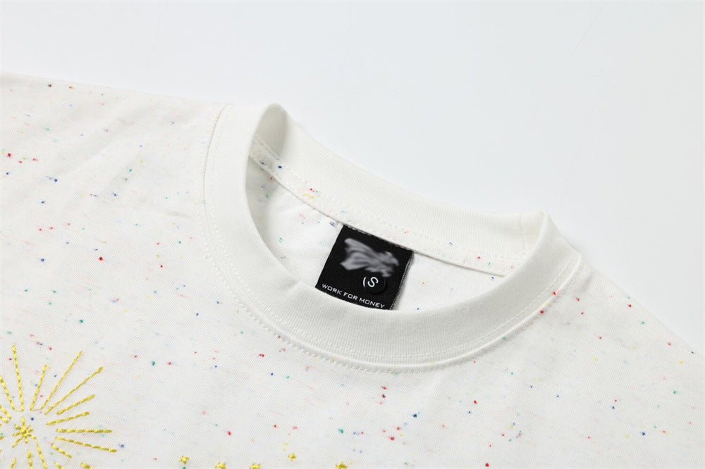 Kurzärmliges T-Shirt mit gesprenkelten Feuerwerksmotiven