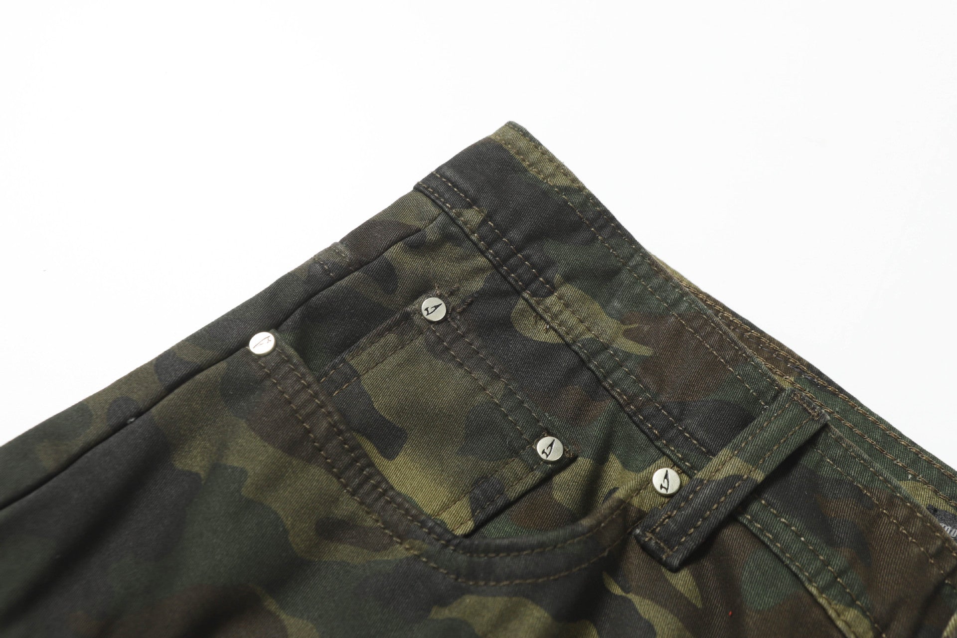 Camouflage Cargo Wide-Leg Short