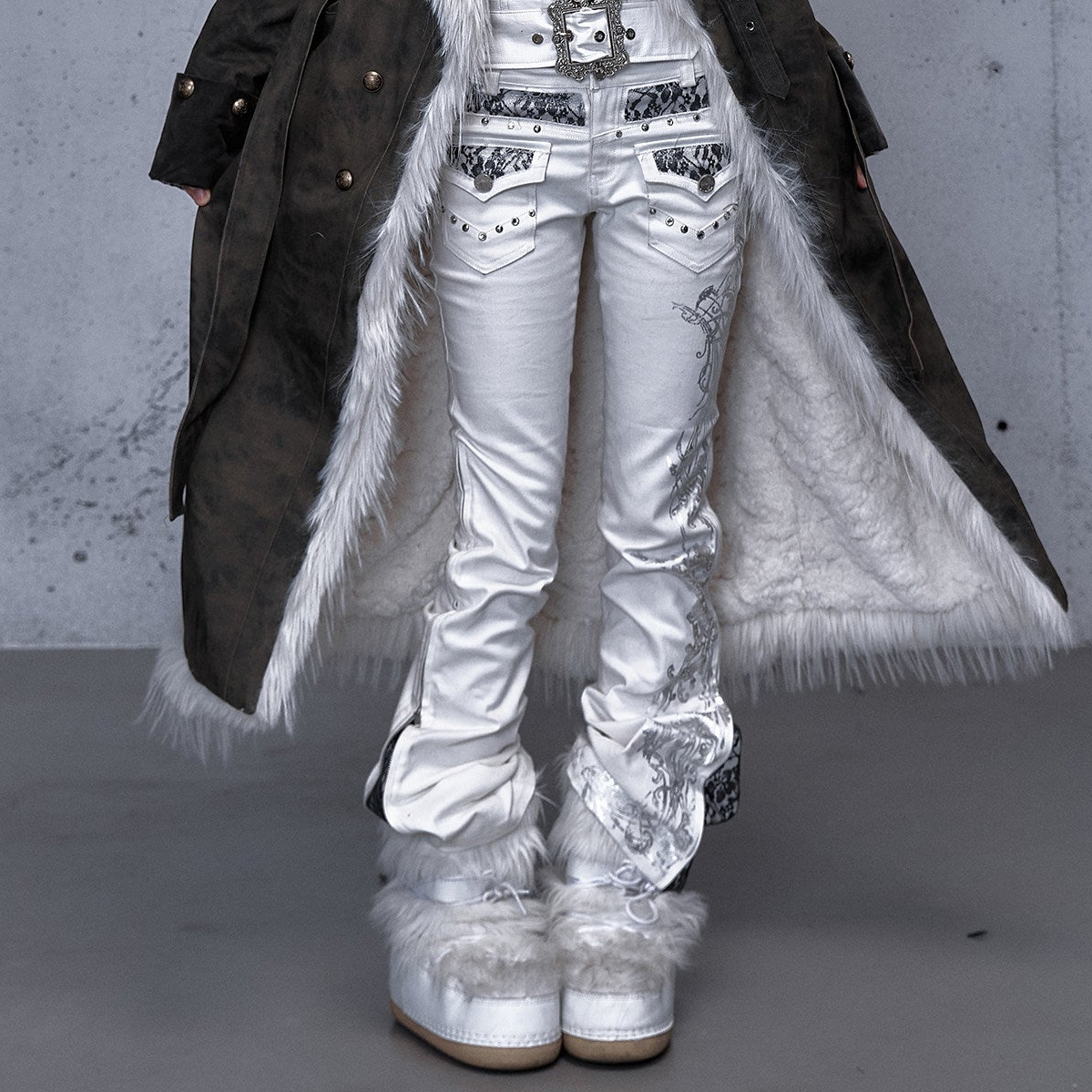 Embroidery Low Rise Straight Denim Jeans