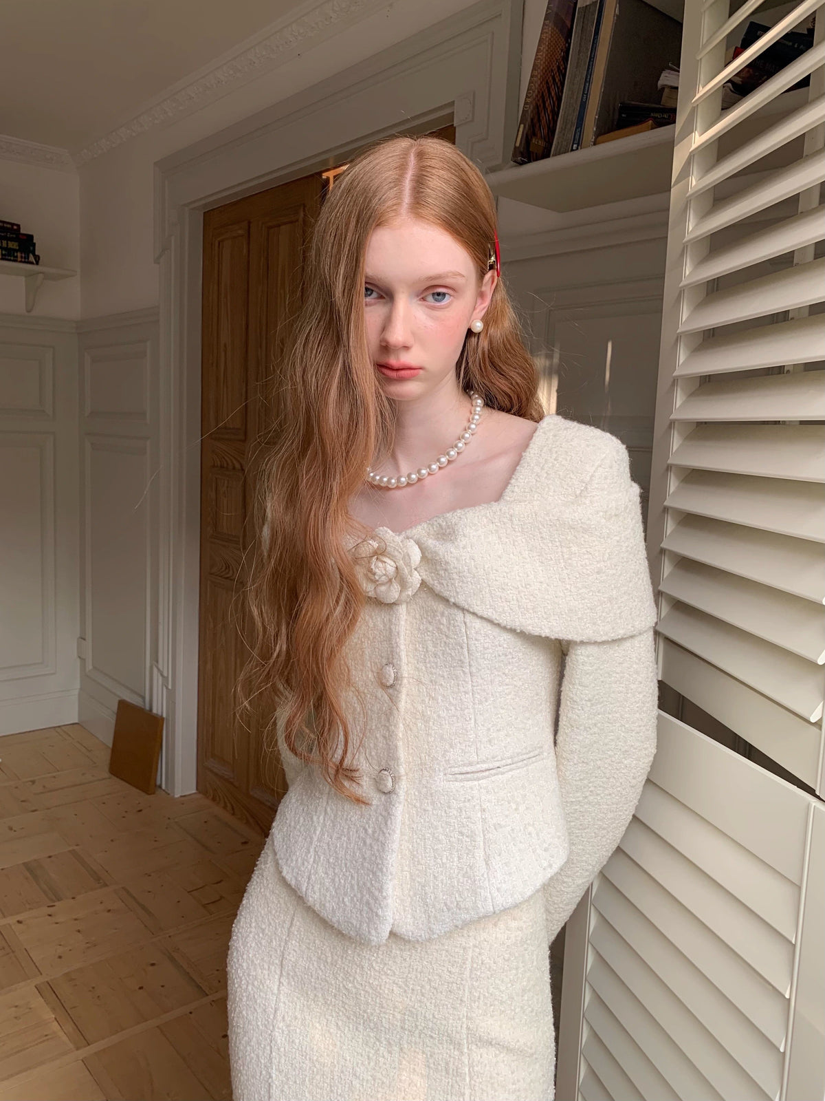 Short Tweed Jacket & Tweed Short Skirt & Tweed Fishtail Long Skirt & Fur Scarf Setup