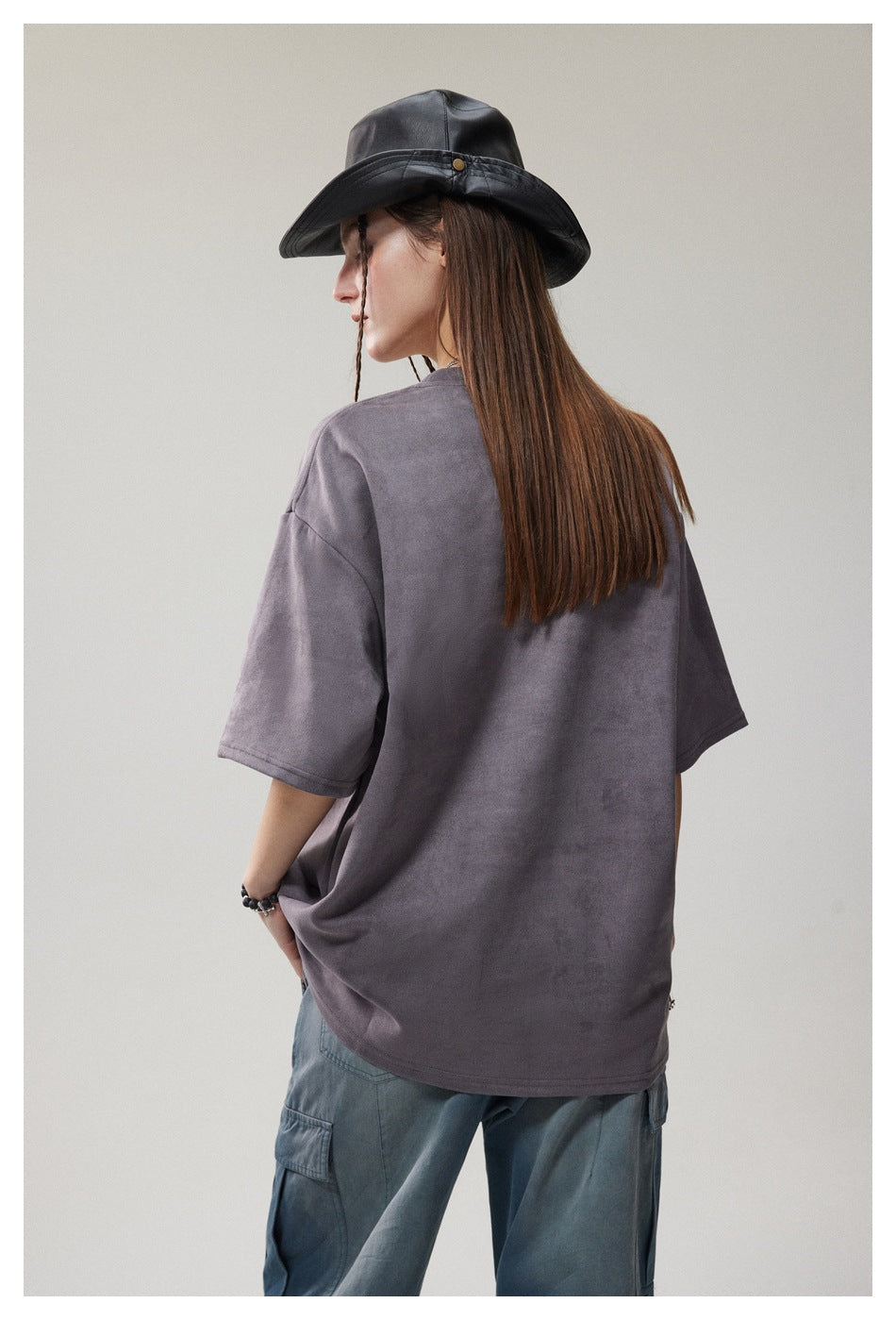Camiseta holgada con gráficos de mariposas descoloridas