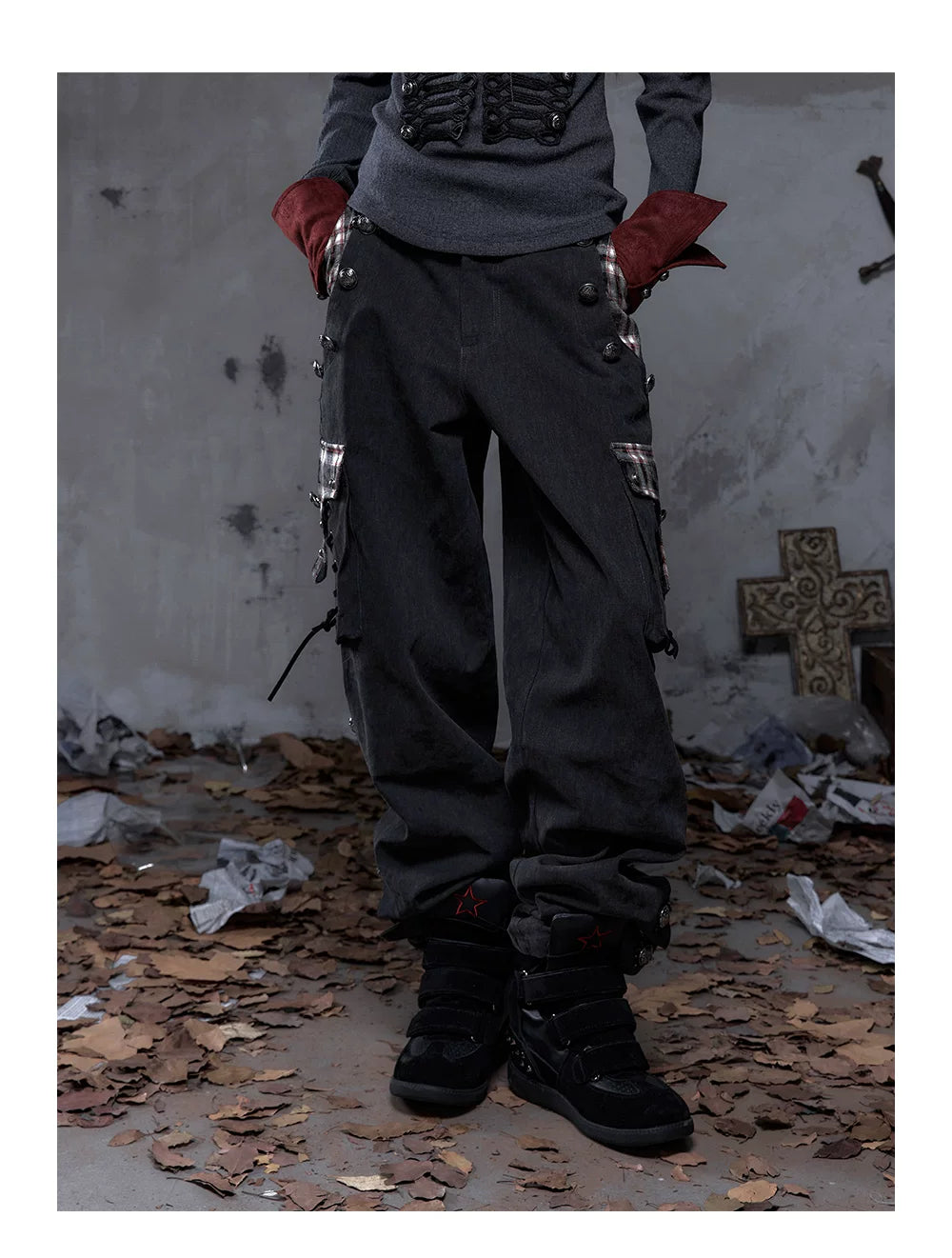 Panel Design Multi-Pocket Tapered Pants