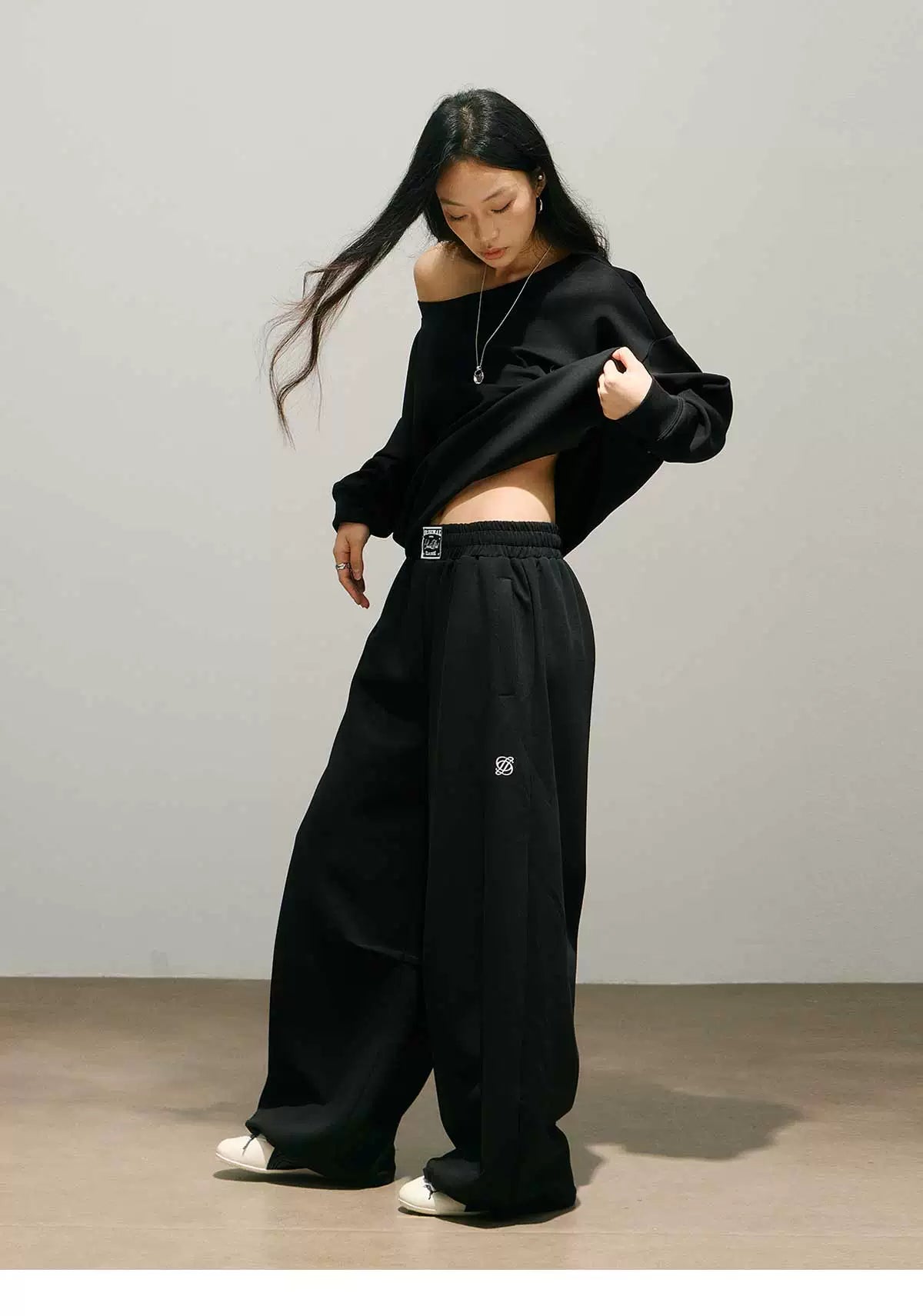 Off-Shoulder Oversize Sweatshirt & Adjustable Hem Sweatpants Setup