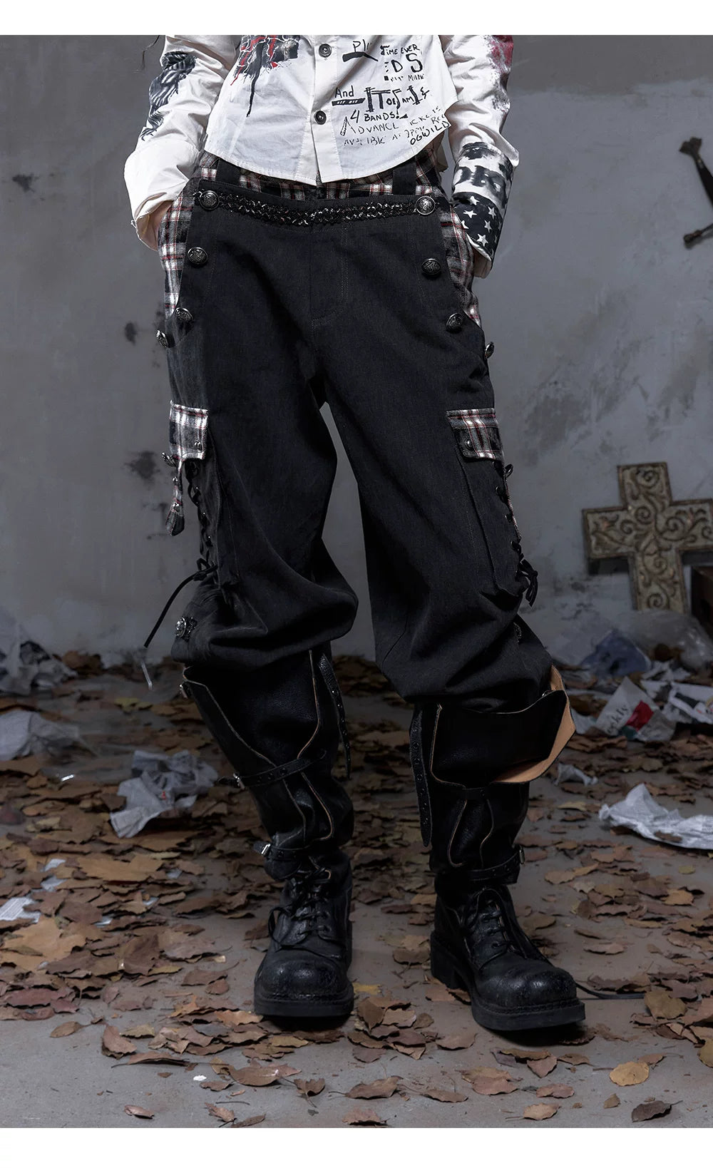 Panel Design Multi-Pocket Tapered Pants