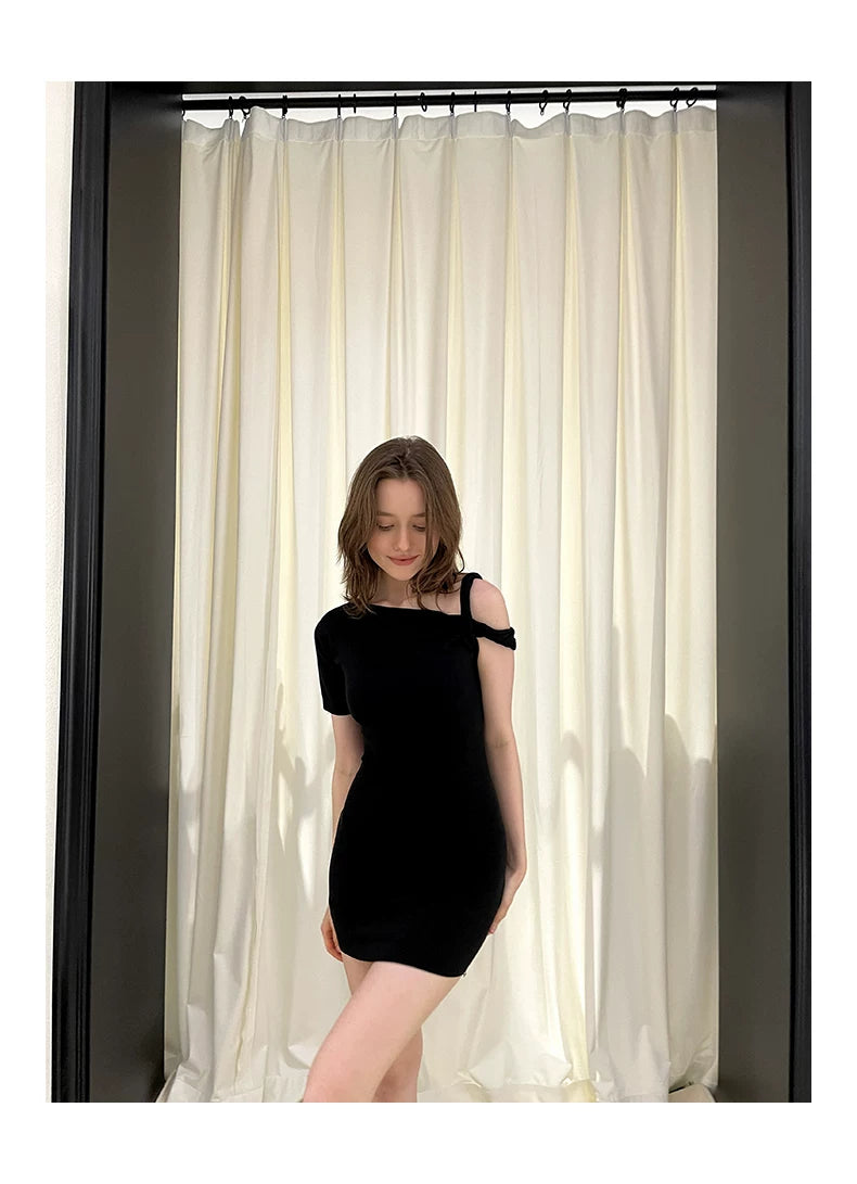 Vestido ajustado de un solo hombro