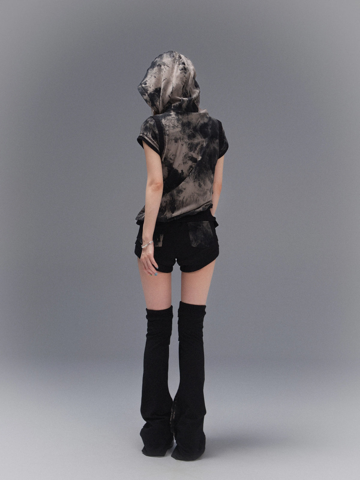Patchwork Low-Waist Fitted Shorts & Leg Cover