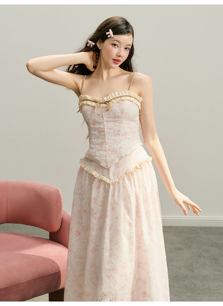 Conjunto de camisola con cuello halter, bordado de encaje y estampado calado, y falda larga