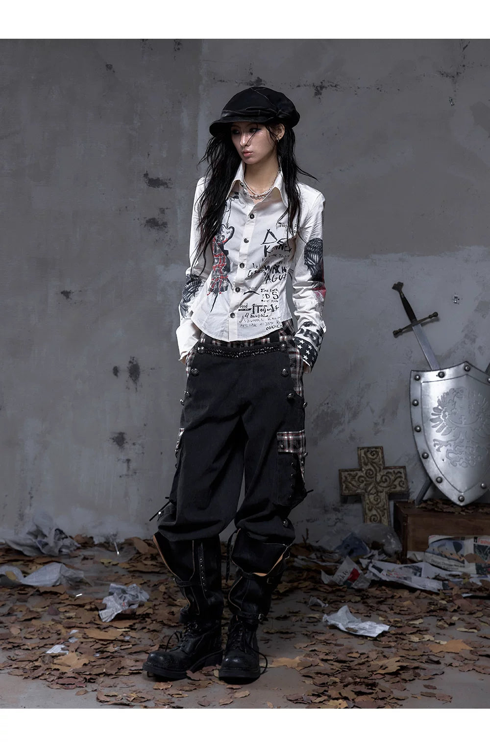 Panel Design Multi-Pocket Tapered Pants