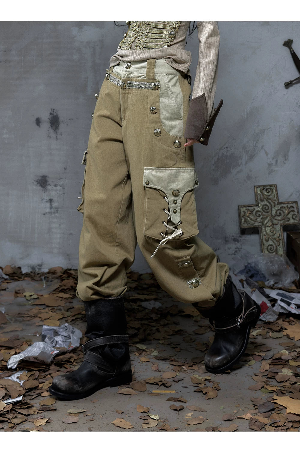 Panel Design Multi-Pocket Tapered Pants