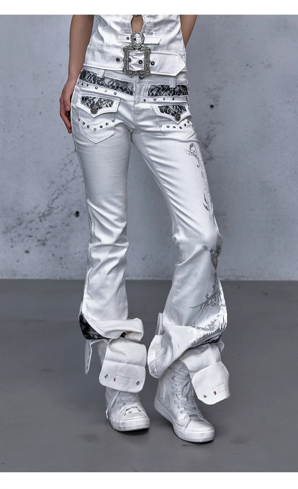 Embroidery Low Rise Straight Denim Jeans