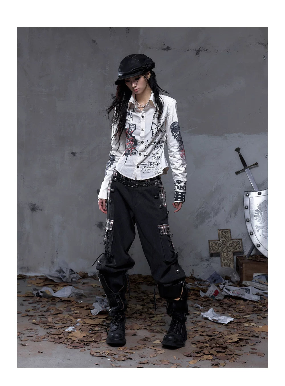 Panel Design Multi-Pocket Tapered Pants
