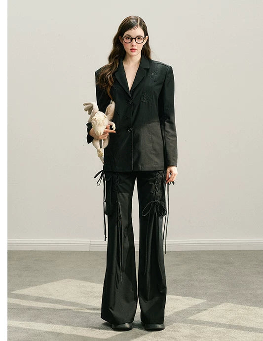 Pantalon droit à jambes larges et bretelles