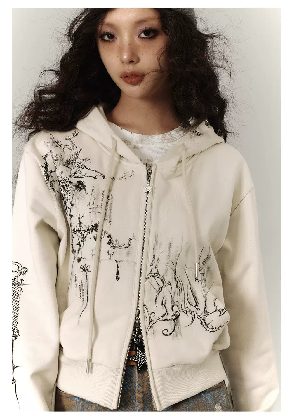 Cropped Graphic Print Zipper Hoodie