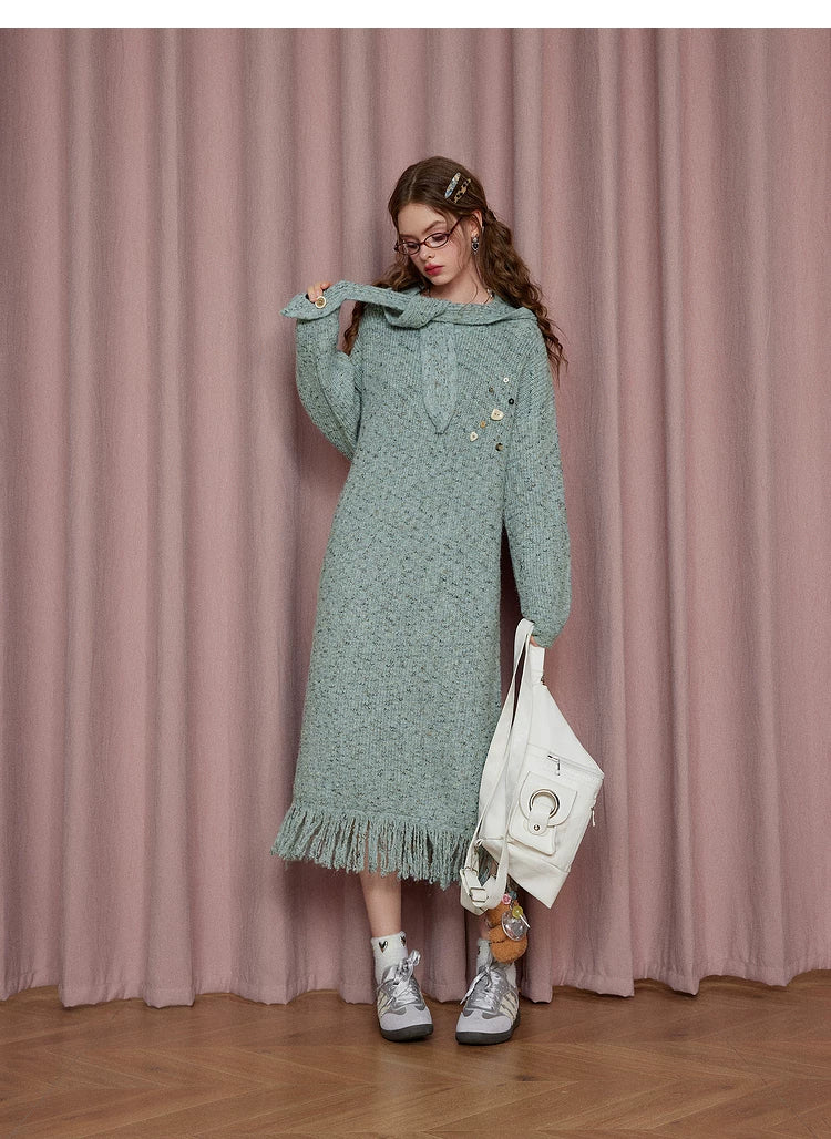 Robe longue ample à manches longues en maille avec capuche