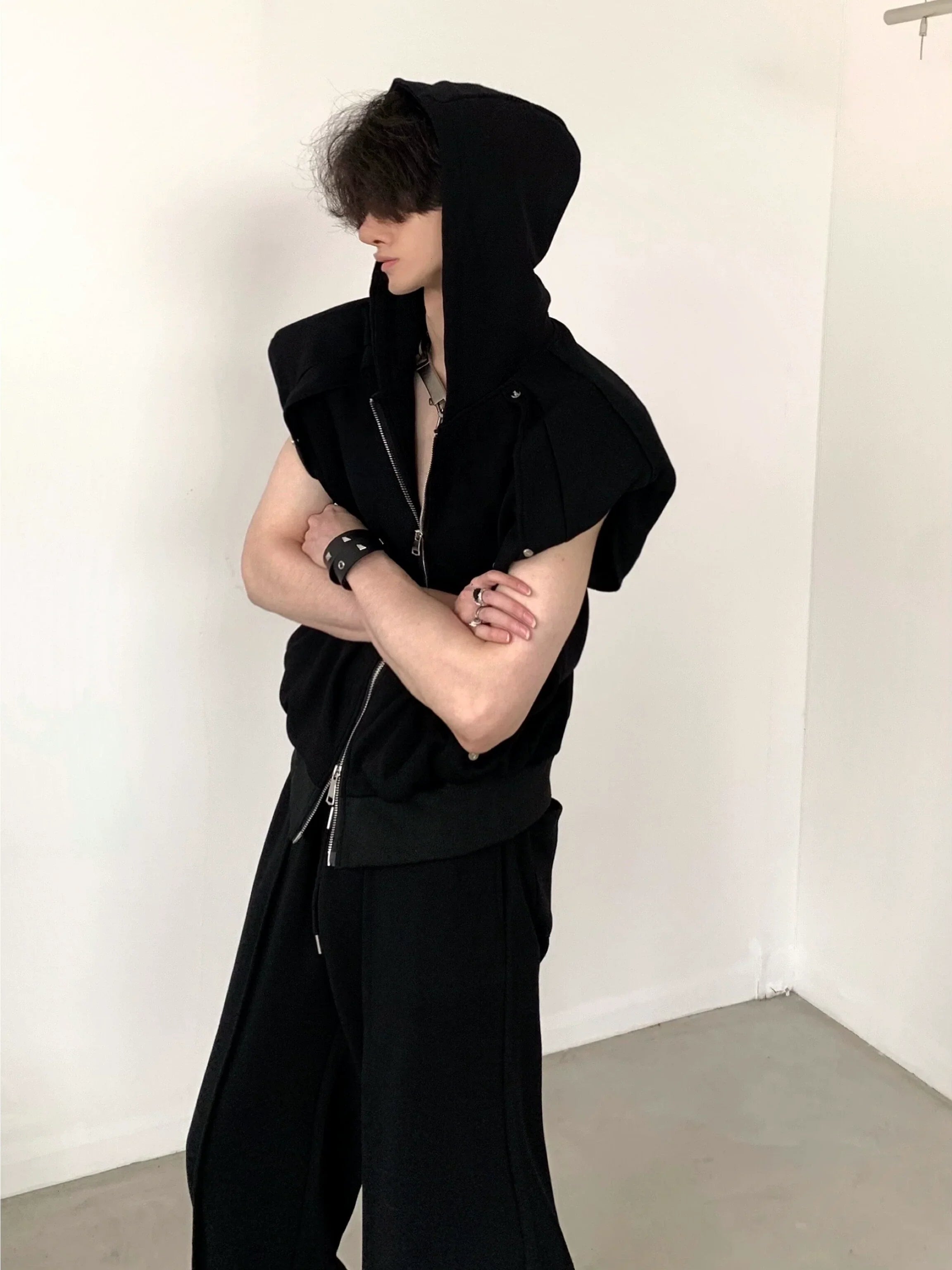 Zipper Shoulder Pad Hooded Sleeveless Vest & Casual Sweatpants Setup