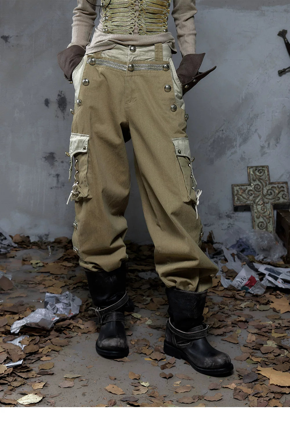 Panel Design Multi-Pocket Tapered Pants