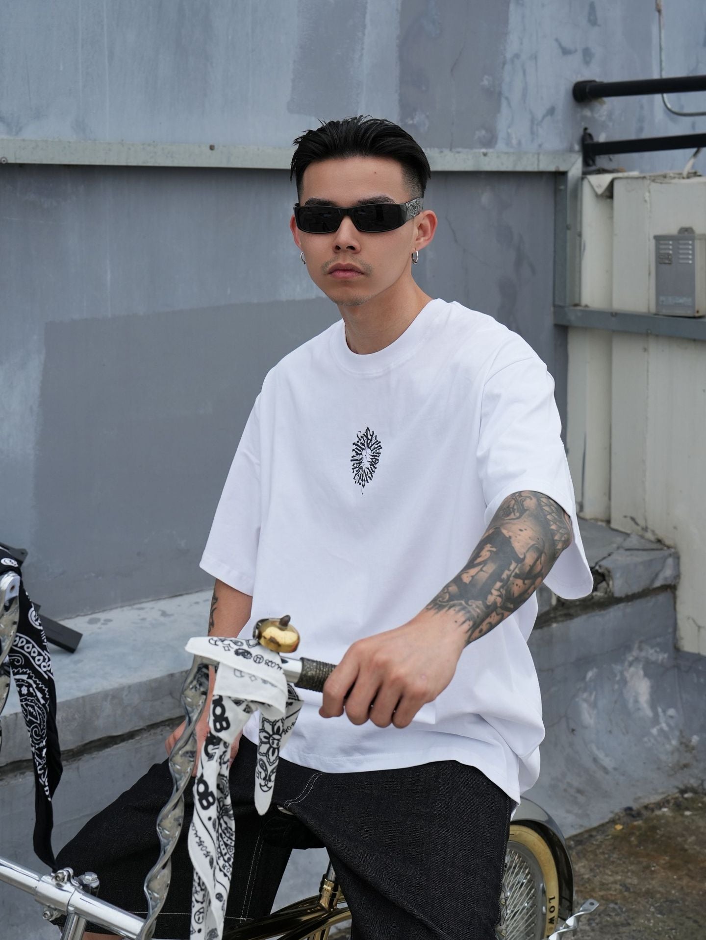 West Coast Graphiti Manuskript Grafik T-Shirt