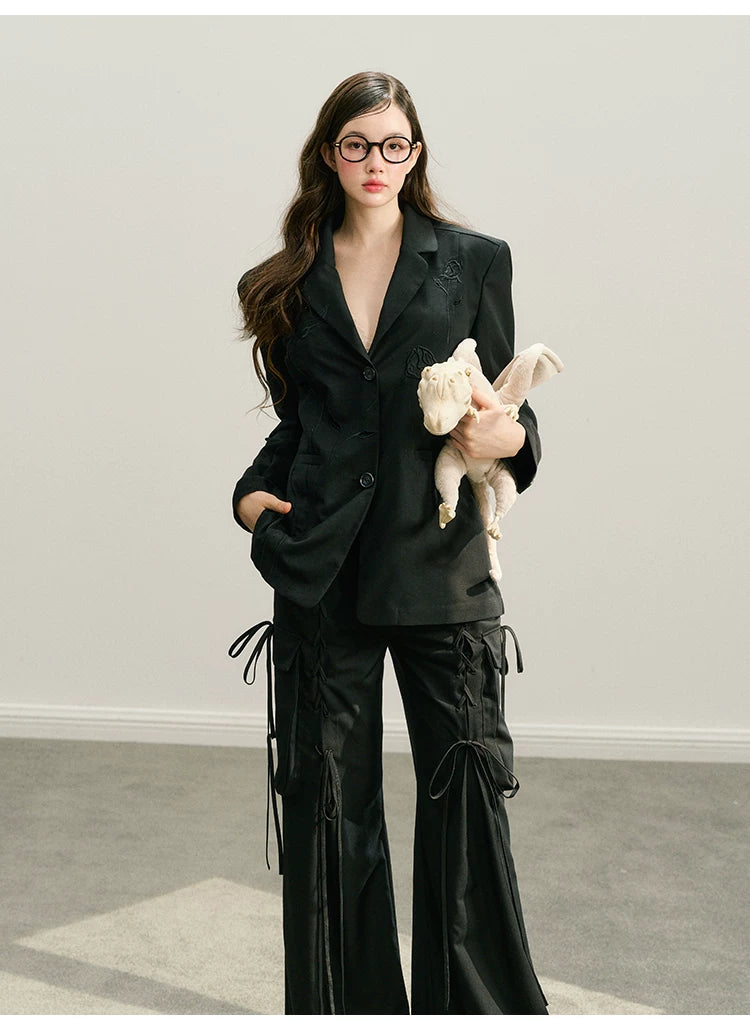 Pantalon droit à jambes larges et bretelles
