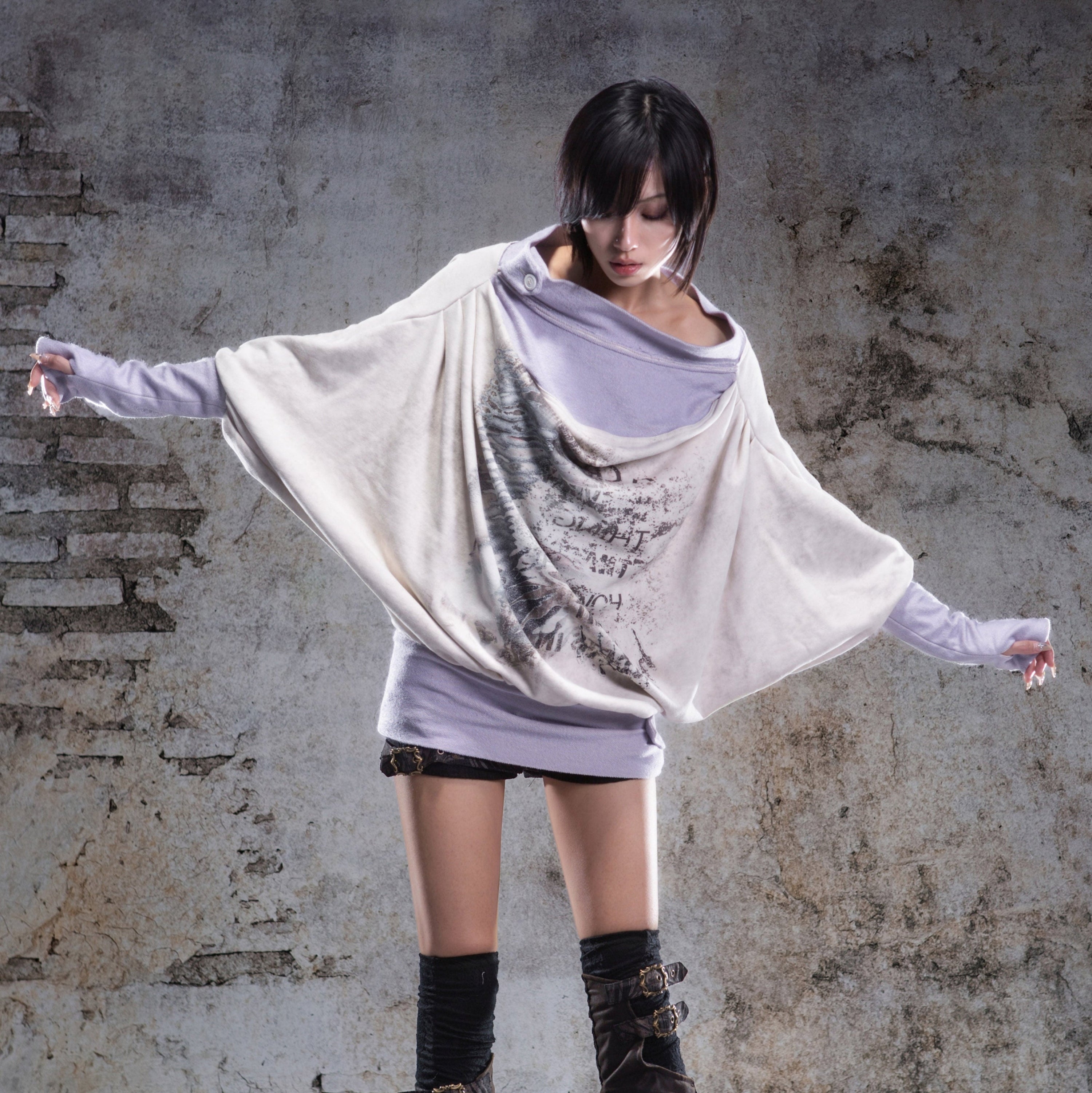 Original Fake Two-Piece Oversize Batwing Sleeve Floral Off-Shoulder Long Sleeve T-Shirts
