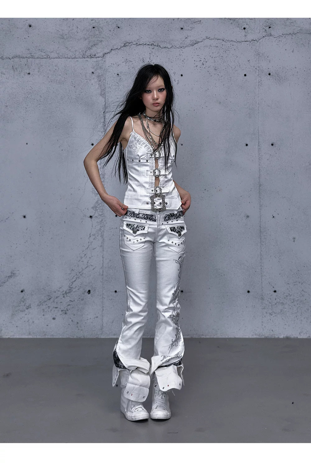 Embroidery Low Rise Straight Denim Jeans