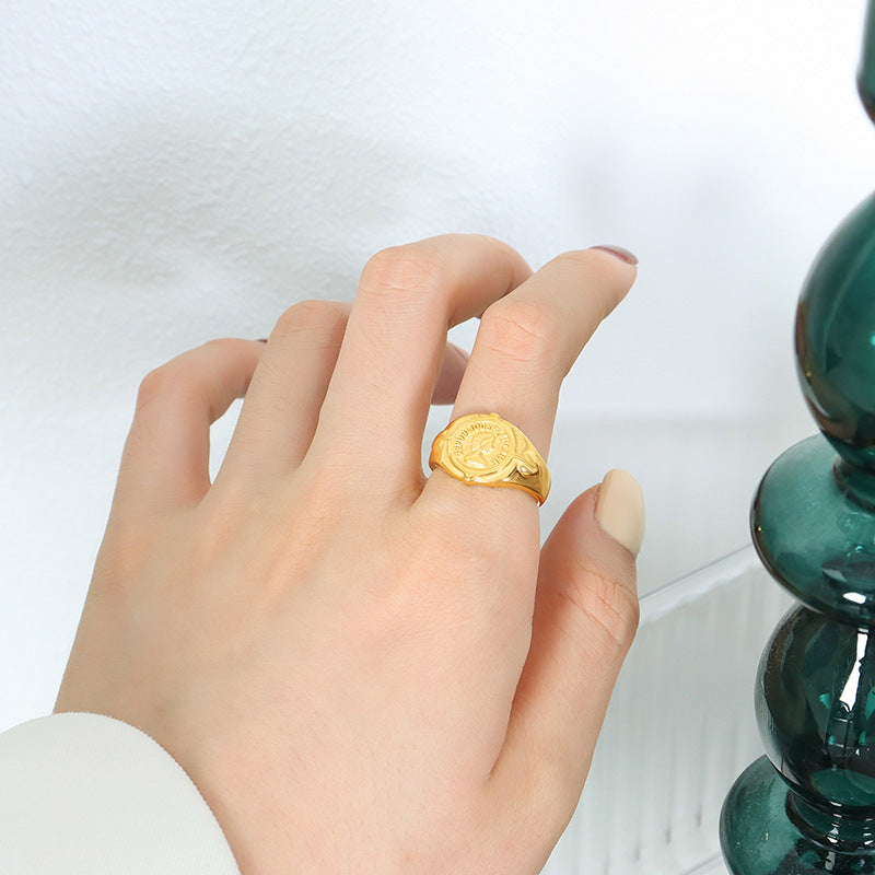 Retro Portrait Design Ring, Gold Tone Coin Ring, Vintage-Inspired Fashion Jewelry, Engraved Profile Statement Piece, Unique Women's Accessory, Popular Choice for Gifting, Best Seller in Antique-Style Rings.