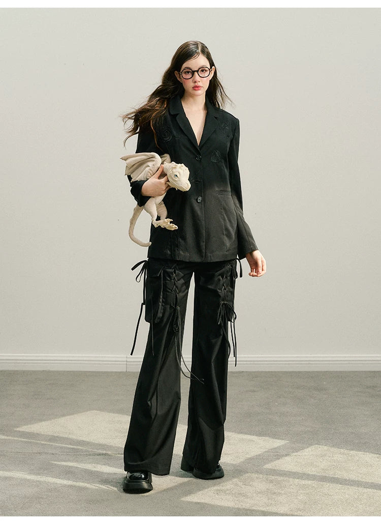 Pantalon droit à jambes larges et bretelles
