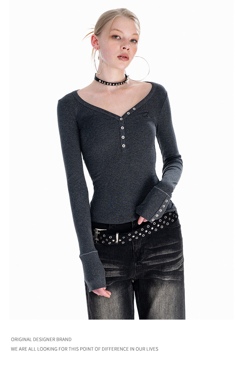 T-shirt à manches longues et col en V Button Babes