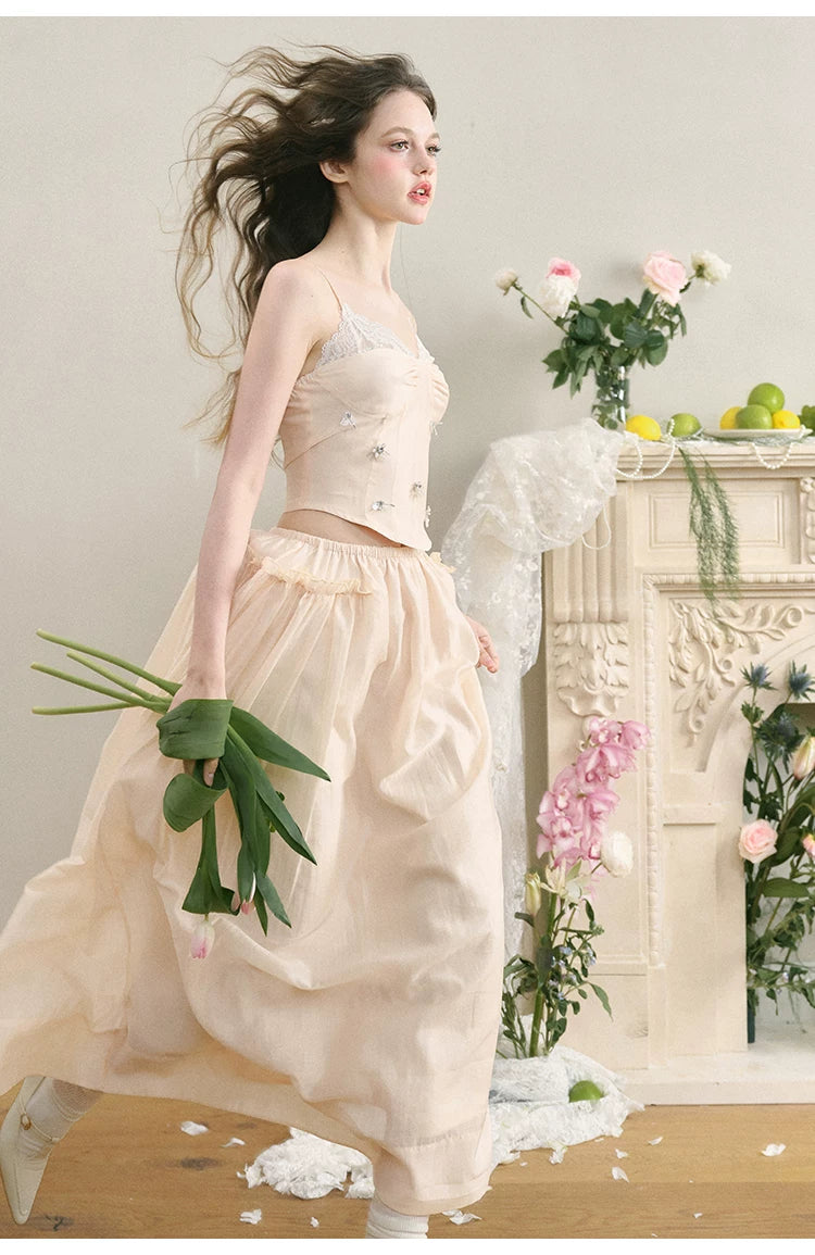 Ensemble caraco en dentelle et jupe longue