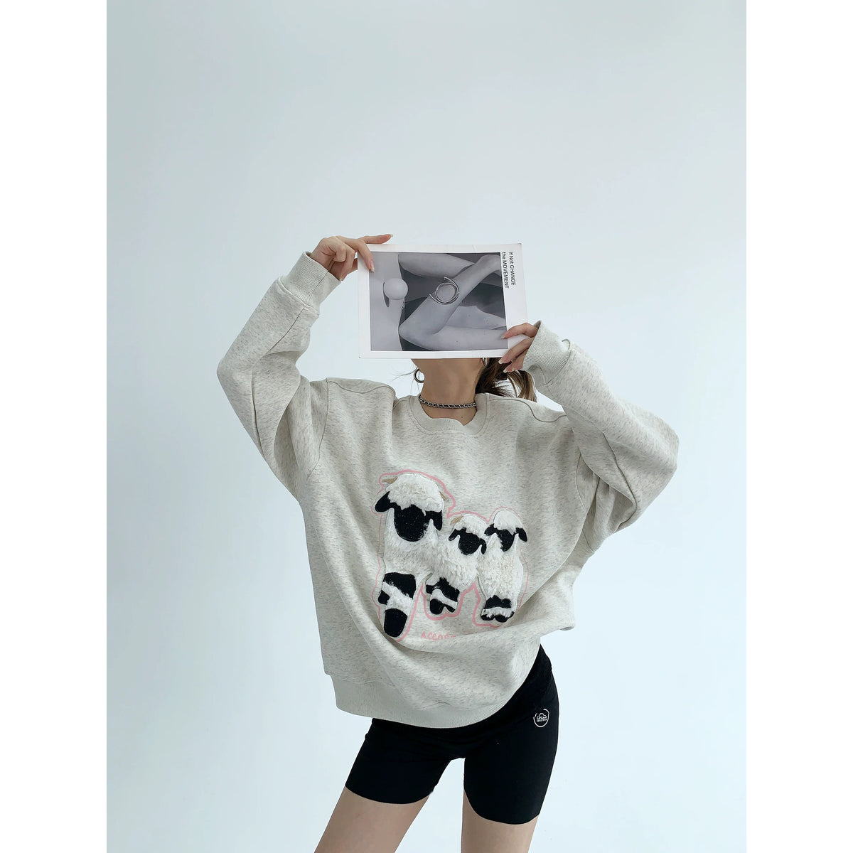 Sweat-shirt oversize à col rond avec écusson mouton