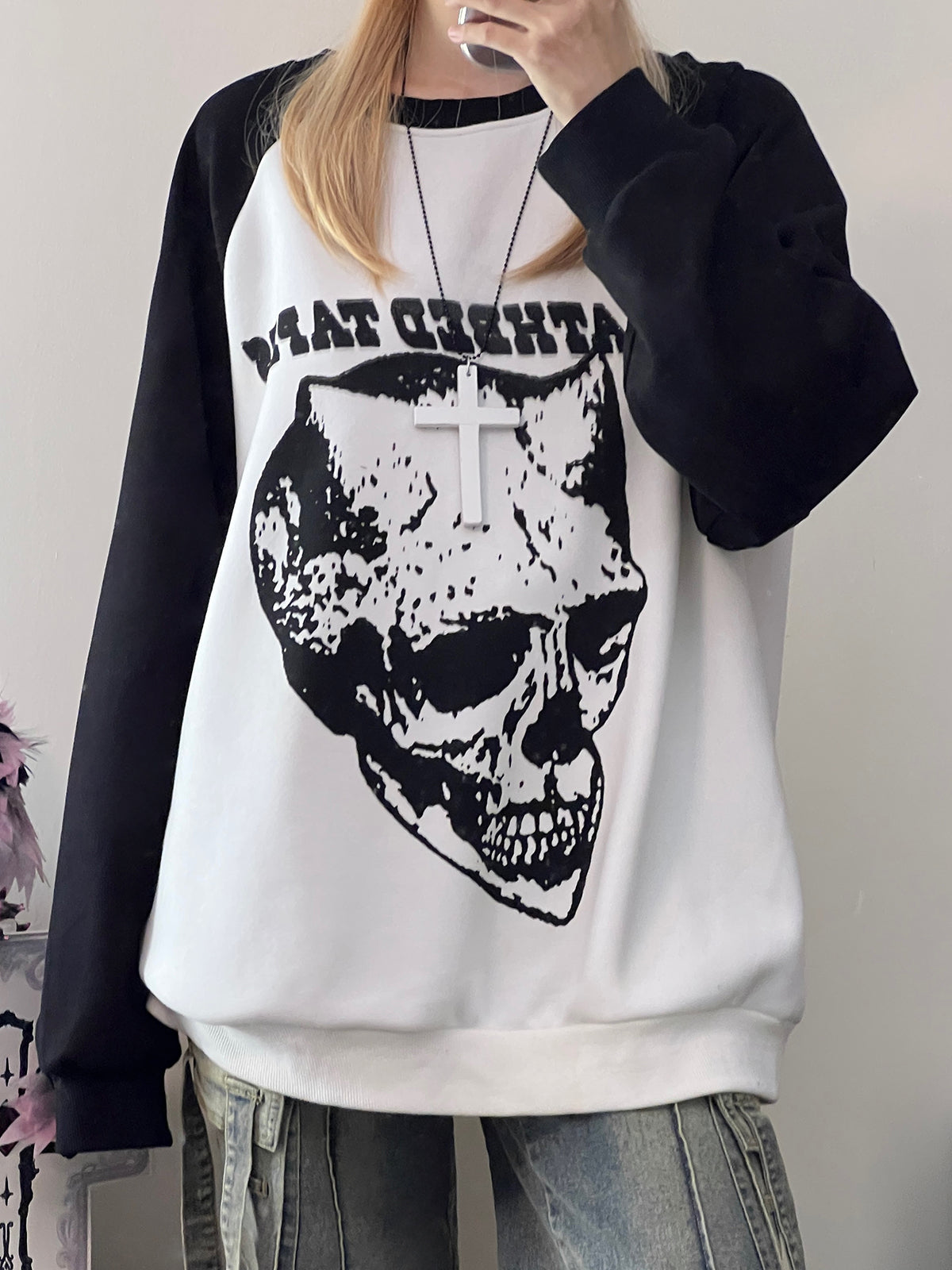 Skull Print Oversize Raglan Sleeve Sweatshirt