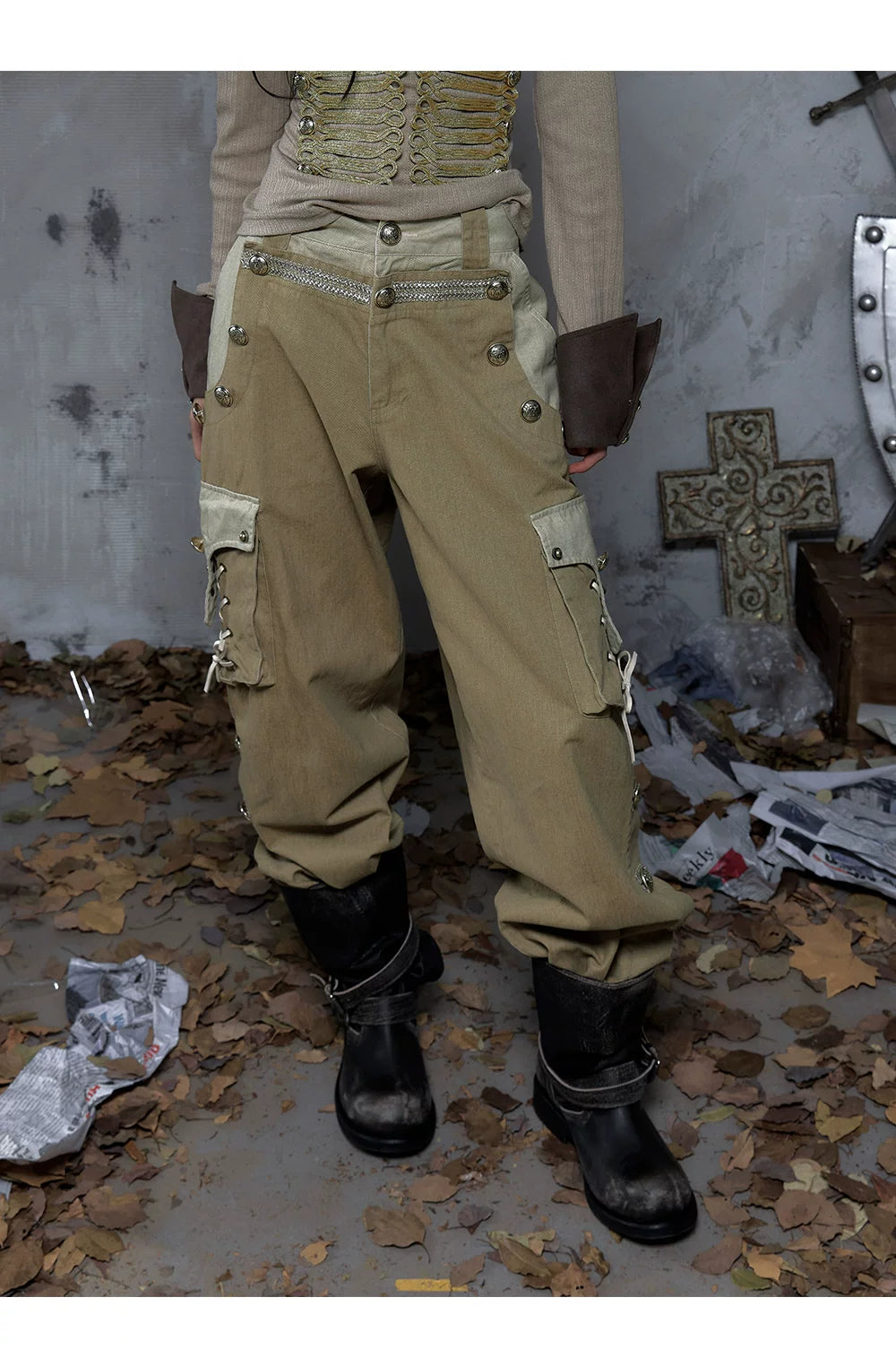 Panel Design Multi-Pocket Tapered Pants