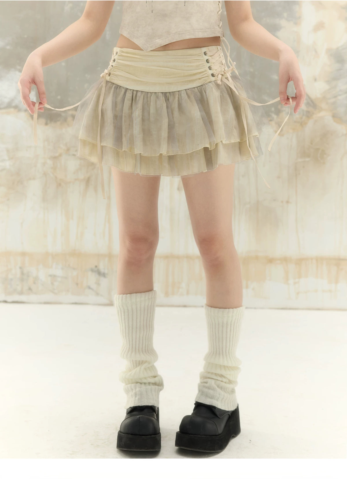 Ballet Mesh Layered Low-Waist Tie-Up Ruffled Skirt ＆ Off-Shoulder Print Short Sleeve T-Shirt