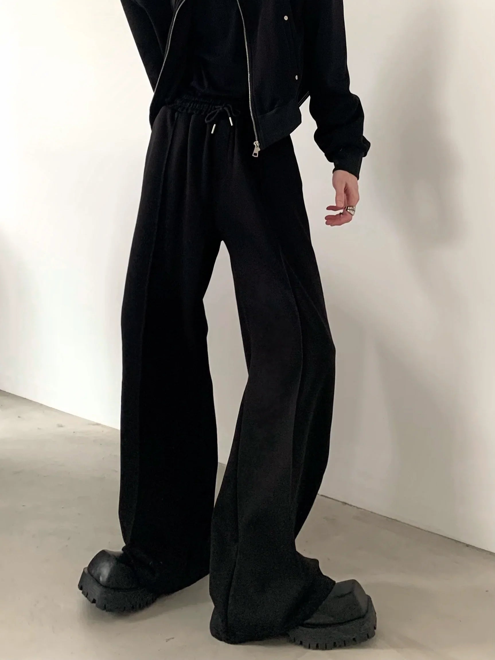 Sporty Casual Short Jacket & Wide-Leg Sporty Casual Sweatpants Setup